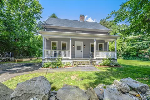 536 Potter Rd, North Kingstown, RI 02852