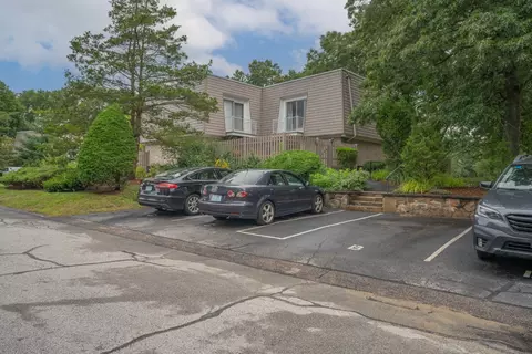 4 Caddy Rock Rd #C, North Kingstown, RI 02852