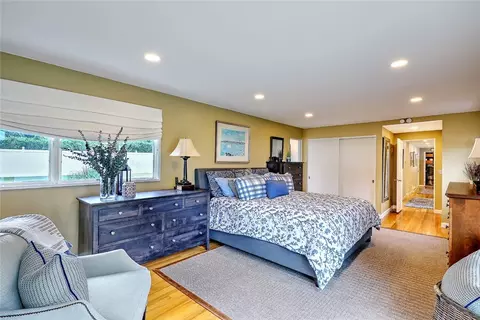 Bedroom - 30 Lisa Ln, Warwick, RI 02889 photo 1 of 3
