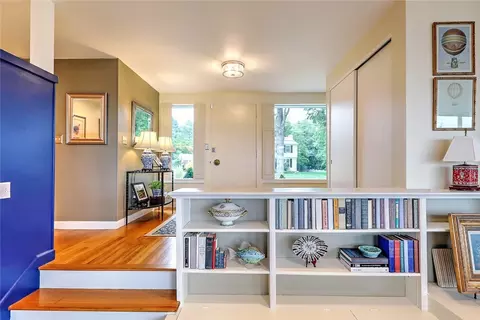 Entry Way - 30 Lisa Ln, Warwick, RI 02889 photo 1 of 3
