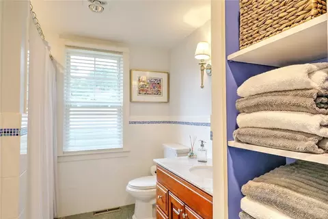 Bath - 30 Lisa Ln, Warwick, RI 02889 photo 3 of 4