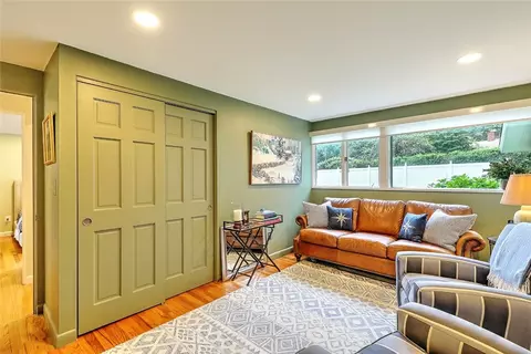 Living - 30 Lisa Ln, Warwick, RI 02889 photo 11 of 11