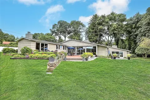 Exterior - 30 Lisa Ln, Warwick, RI 02889 photo 10 of 13