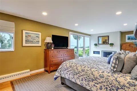 Bedroom - 30 Lisa Ln, Warwick, RI 02889 photo 2 of 3