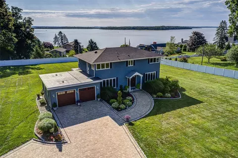 1258 Warwick Neck Ave, Warwick, RI 02889