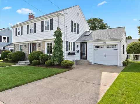 34 Tryon Ave, East Providence, RI 02916