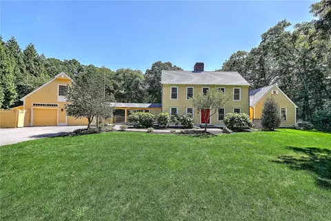 17 Austin Ln, Little Compton, RI 02837