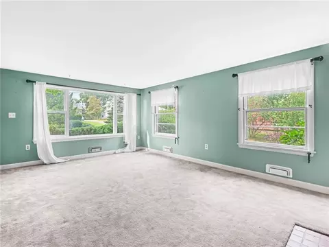Living - 68 Hope Ave, Warwick, RI 02889 photo 3 of 4