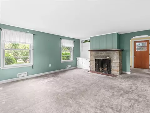 Living - 68 Hope Ave, Warwick, RI 02889 photo 1 of 4