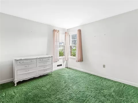 Bedroom - 68 Hope Ave, Warwick, RI 02889 photo 2 of 2