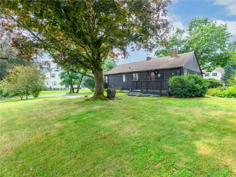 Exterior - 68 Hope Ave, Warwick, RI 02889 photo 4 of 4