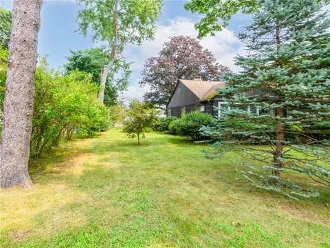 Exterior - 68 Hope Ave, Warwick, RI 02889 photo 3 of 4