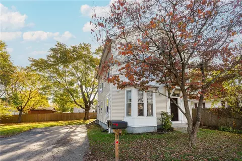 126 Washington St, Warwick, RI 02888