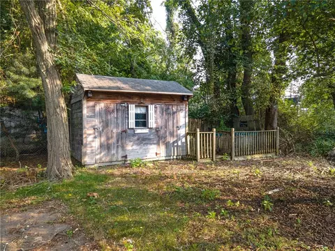 Exterior - 75 Glenco Rd, Warwick, RI 02889 photo 5 of 5
