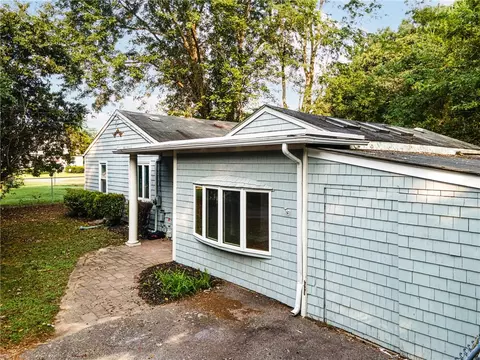 Exterior - 75 Glenco Rd, Warwick, RI 02889 photo 2 of 5