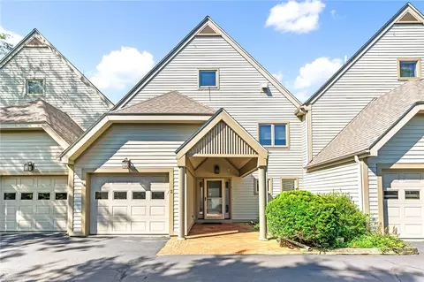 468 Kingstown Rd #2, South Kingstown, RI 02879