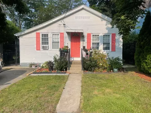 145 Aborn Ave, Warwick, RI 02888