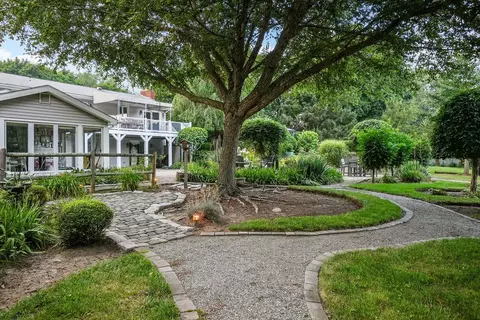 1070 Frenchtown Rd, East Greenwich, RI 02818
