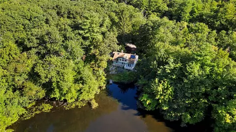 54 Pine Ledge Rd, Glocester, RI 02814 photo 2