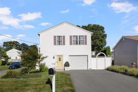 250 Hazelton St, Cranston, RI 02920