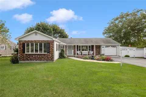 331 Third Beach Rd, Middletown, RI 02842