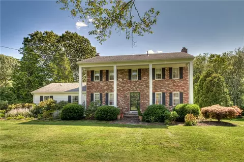 71 Terre Mar Dr, North Kingstown, RI 02852