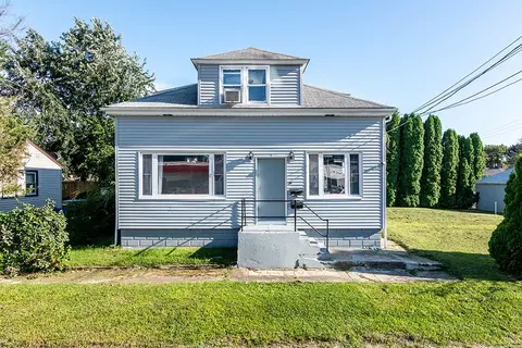 5 Pomham St, Cranston, RI 02910