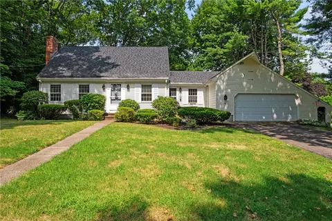 7 Walcott Ln, Cumberland, RI 02864