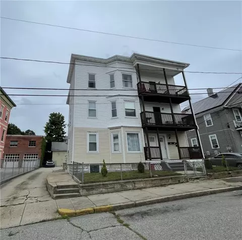 89 Chester St, Woonsocket, RI 02895