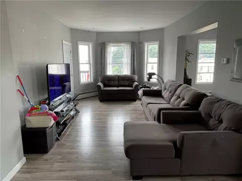 89 Chester St, Woonsocket, RI 02895 photo 2