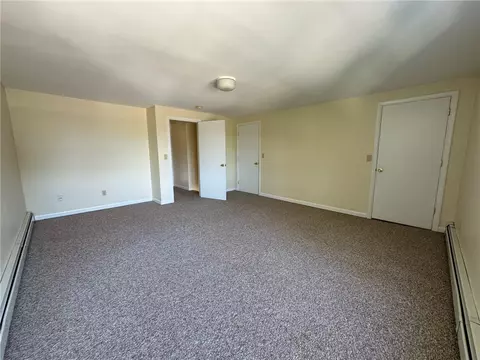 8 Winthrop Rd, Warwick, RI 02888 photo 16