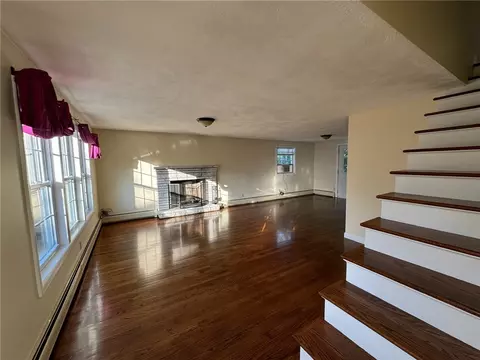 8 Winthrop Rd, Warwick, RI 02888 photo 7