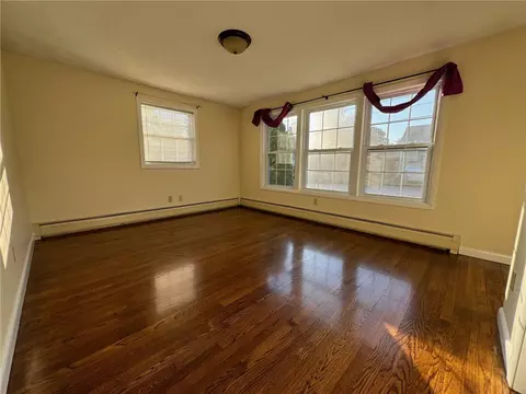 8 Winthrop Rd, Warwick, RI 02888 photo 10