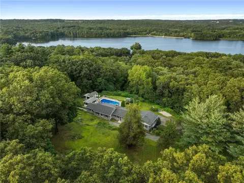 55 Williams Rd, Smithfield, RI 02917