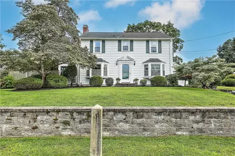 4 Stoney Brook Ct, Cumberland, RI 02864
