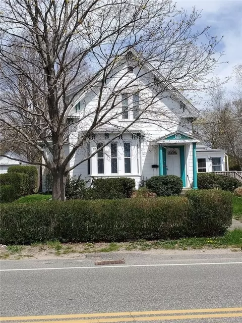 54 Franklin St, Whitman, MA 02382
