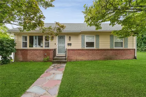 30 Bennett Ave, Cranston, RI 02920