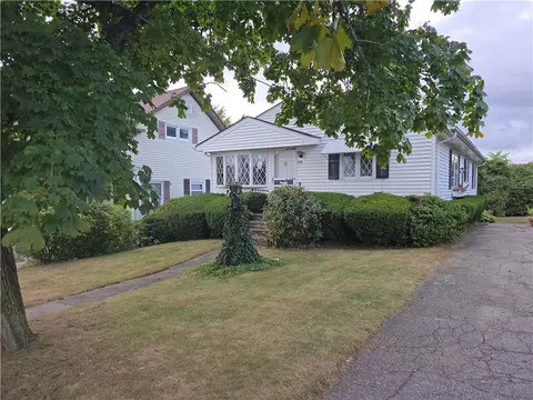 236 Farmington Ave, Cranston, RI 02920