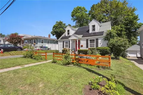 95 Canonchet Ave, Warwick, RI 02888