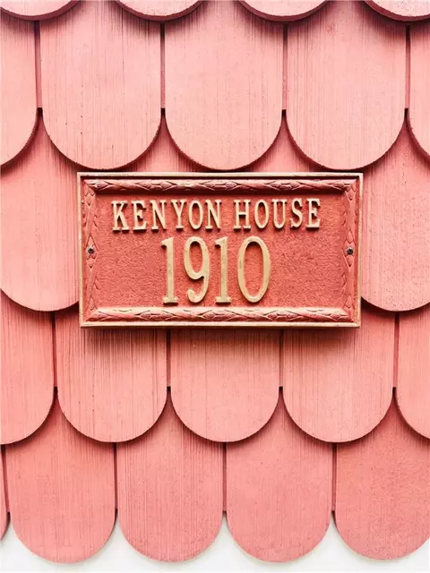 35 Kenyon St #1, Providence, RI 02903