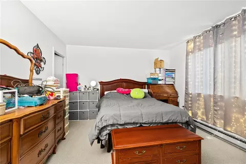 Bedroom - 332 Chatham Cir, Warwick, RI 02886 photo 1 of 3