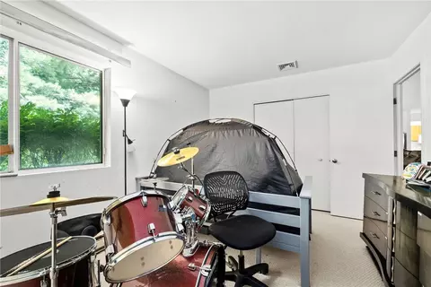 Bedroom - 332 Chatham Cir, Warwick, RI 02886 photo 3 of 3