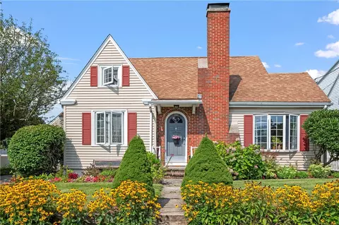 Exterior - 280 Nursery Ave, Woonsocket, RI 02895 photo 2 of 8