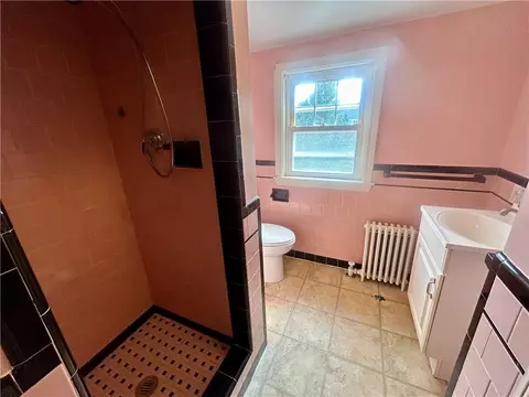 Bath - 78 Natick Ave, Warwick, RI 02886 photo 4 of 4
