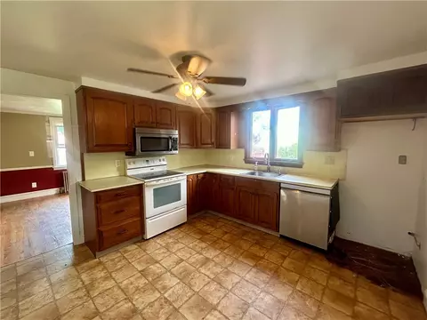 Kitchen - 78 Natick Ave, Warwick, RI 02886 photo 2 of 3
