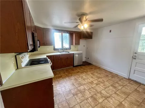 Kitchen - 78 Natick Ave, Warwick, RI 02886 photo 1 of 3