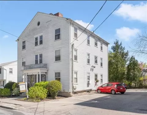 11 North Ave #6, Providence, RI 02906