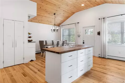 8 Sixth St, Warren, RI 02885 photo 5