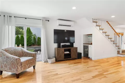 8 Sixth St, Warren, RI 02885 photo 9