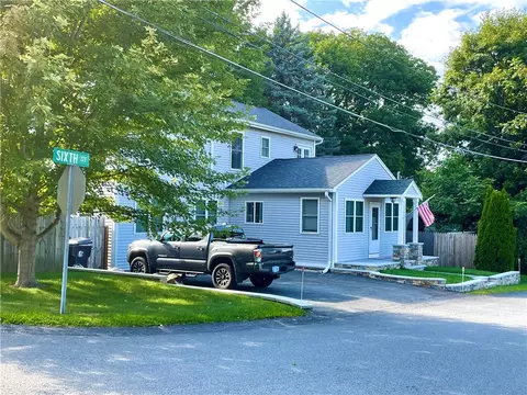 8 Sixth St, Warren, RI 02885